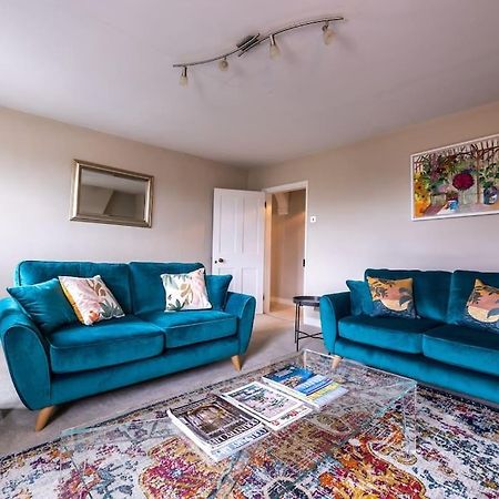 Beautiful & Spacious Retreat In 윈체스터 외부 사진