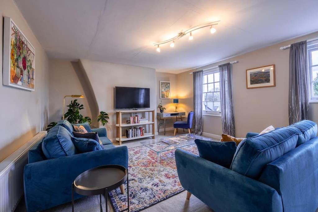 Beautiful & Spacious Retreat In 윈체스터 외부 사진