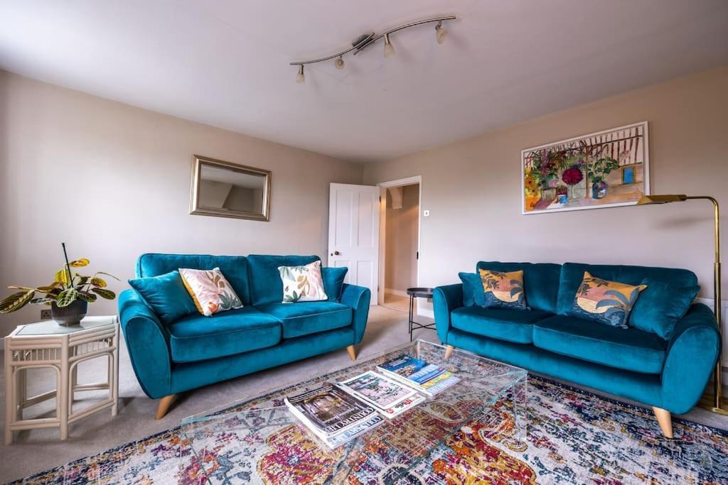 Beautiful & Spacious Retreat In 윈체스터 외부 사진